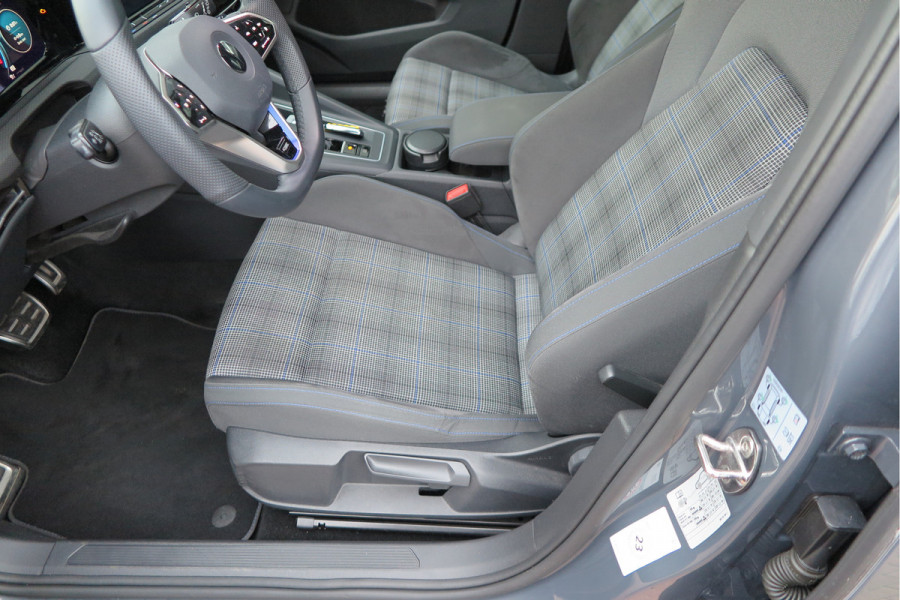 Volkswagen Golf 1.4 eHybrid 245pk GTE ,SOH 93%. Trekhaak afneembaar,ACC, PDC, Virtual cockpit,Navi, DAB+ , Carplay , Zwarte hemelbekleding, 18"LMV etc.