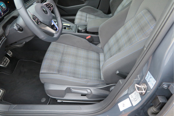 Volkswagen Golf 1.4 eHybrid 245pk GTE ,SOH 93%. Trekhaak afneembaar,ACC, PDC, Virtual cockpit,Navi, DAB+ , Carplay , Zwarte hemelbekleding, 18"LMV etc.