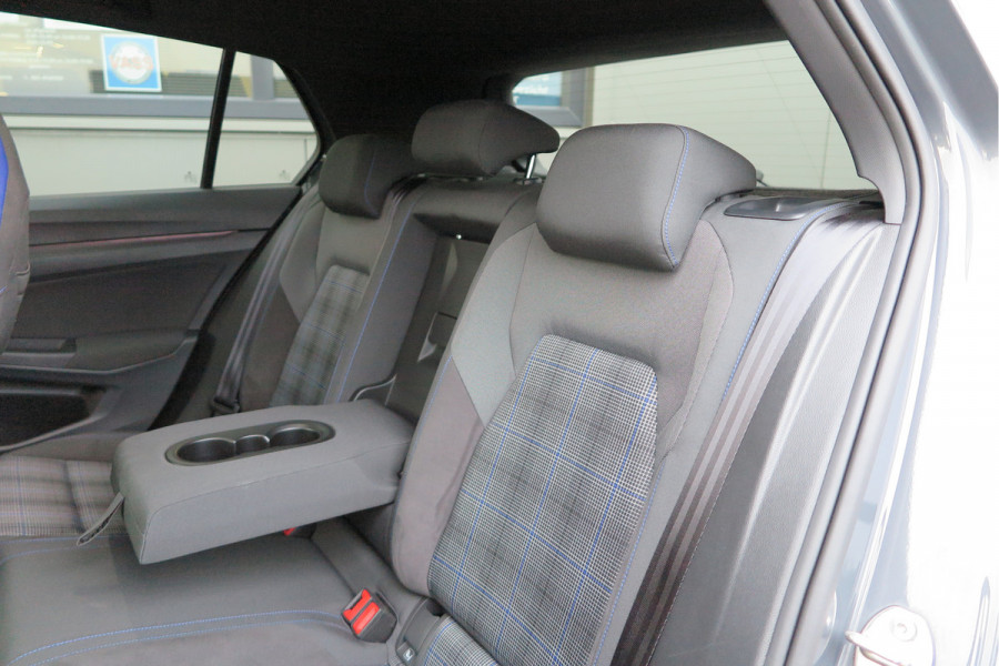 Volkswagen Golf 1.4 eHybrid 245pk GTE ,SOH 93%. Trekhaak afneembaar,ACC, PDC, Virtual cockpit,Navi, DAB+ , Carplay , Zwarte hemelbekleding, 18"LMV etc.