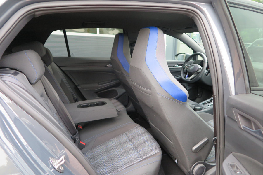 Volkswagen Golf 1.4 eHybrid 245pk GTE ,SOH 93%. Trekhaak afneembaar,ACC, PDC, Virtual cockpit,Navi, DAB+ , Carplay , Zwarte hemelbekleding, 18"LMV etc.