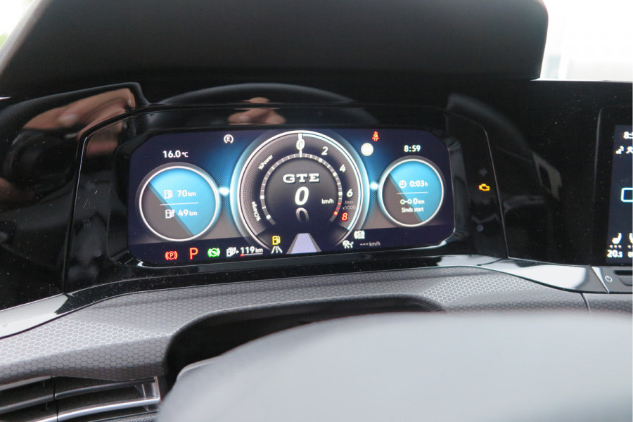Volkswagen Golf 1.4 eHybrid 245pk GTE ,SOH 93%. Trekhaak afneembaar,ACC, PDC, Virtual cockpit,Navi, DAB+ , Carplay , Zwarte hemelbekleding, 18"LMV etc.