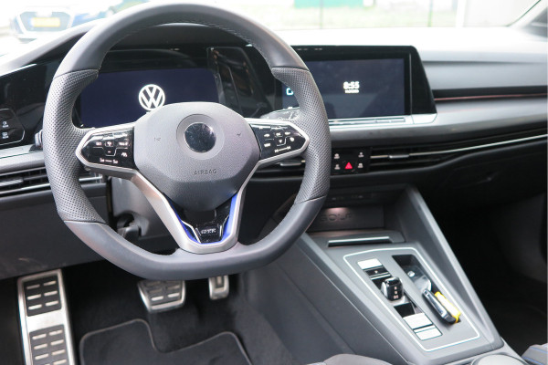 Volkswagen Golf 1.4 eHybrid 245pk GTE ,SOH 93%. Trekhaak afneembaar,ACC, PDC, Virtual cockpit,Navi, DAB+ , Carplay , Zwarte hemelbekleding, 18"LMV etc.
