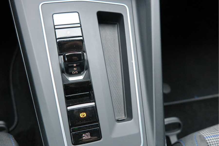 Volkswagen Golf 1.4 eHybrid 245pk GTE ,SOH 93%. Trekhaak afneembaar,ACC, PDC, Virtual cockpit,Navi, DAB+ , Carplay , Zwarte hemelbekleding, 18"LMV etc.