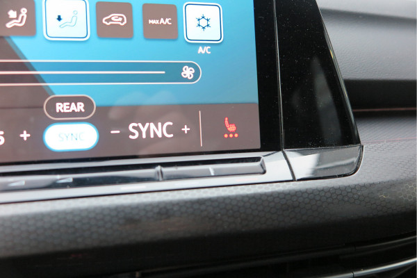 Volkswagen Golf 1.4 eHybrid 245pk GTE ,SOH 93%. Trekhaak afneembaar,ACC, PDC, Virtual cockpit,Navi, DAB+ , Carplay , Zwarte hemelbekleding, 18"LMV etc.