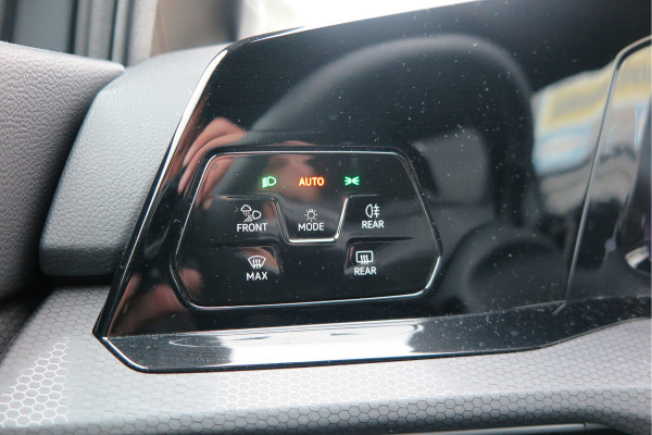 Volkswagen Golf 1.4 eHybrid 245pk GTE ,SOH 93%. Trekhaak afneembaar,ACC, PDC, Virtual cockpit,Navi, DAB+ , Carplay , Zwarte hemelbekleding, 18"LMV etc.