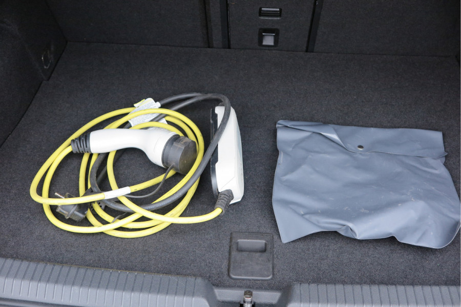 Volkswagen Golf 1.4 eHybrid 245pk GTE ,SOH 93%. Trekhaak afneembaar,ACC, PDC, Virtual cockpit,Navi, DAB+ , Carplay , Zwarte hemelbekleding, 18"LMV etc.