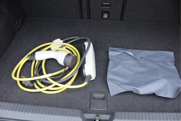 Volkswagen Golf 1.4 eHybrid 245pk GTE ,SOH 93%. Trekhaak afneembaar,ACC, PDC, Virtual cockpit,Navi, DAB+ , Carplay , Zwarte hemelbekleding, 18"LMV etc.