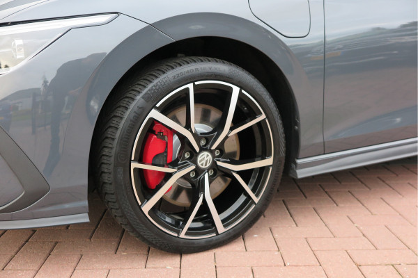Volkswagen Golf 1.4 eHybrid 245pk GTE ,SOH 93%. Trekhaak afneembaar,ACC, PDC, Virtual cockpit,Navi, DAB+ , Carplay , Zwarte hemelbekleding, 18"LMV etc.