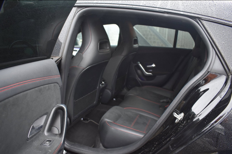 Mercedes-Benz CLA-Klasse Shooting Brake 200 AMG NIGHT | TREKHAAK | SFEERVERLICHTING | APPLE CARPLAY | ANDROID AUTO | NAP