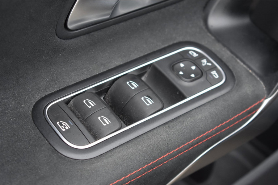 Mercedes-Benz CLA-Klasse Shooting Brake 200 AMG NIGHT | TREKHAAK | SFEERVERLICHTING | APPLE CARPLAY | ANDROID AUTO | NAP