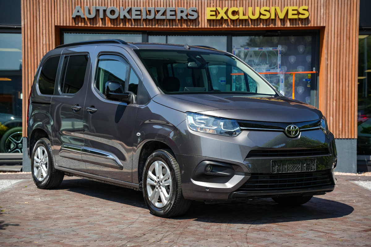 Toyota PROACE CITY Geel Kenteken 5 Persoons Automaat Navi