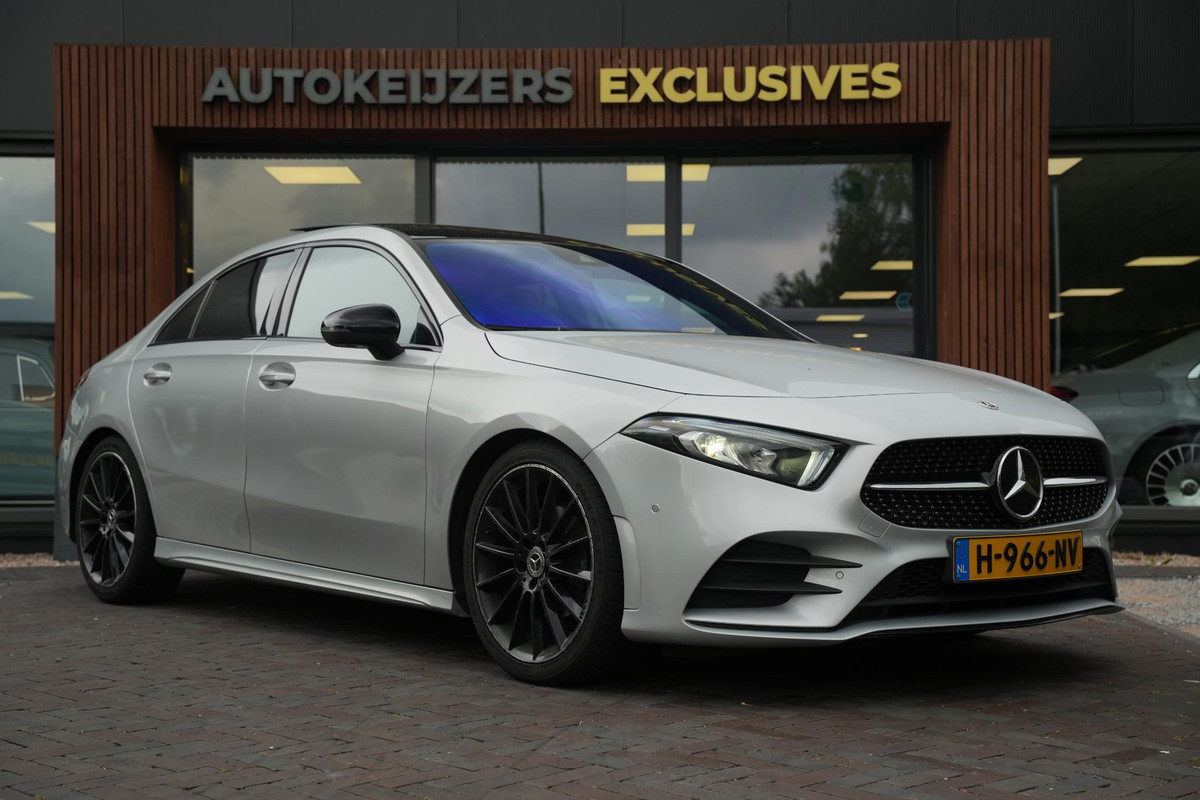Mercedes-Benz A-Klasse 200 Business Solution AMG Panoramadak AMG Pakket WideScreen