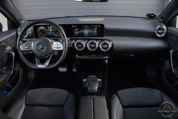 Mercedes-Benz A-Klasse 200 Business Solution AMG PANO CAMERA ACC BURMESTER MEMORY STOELVERWARMING