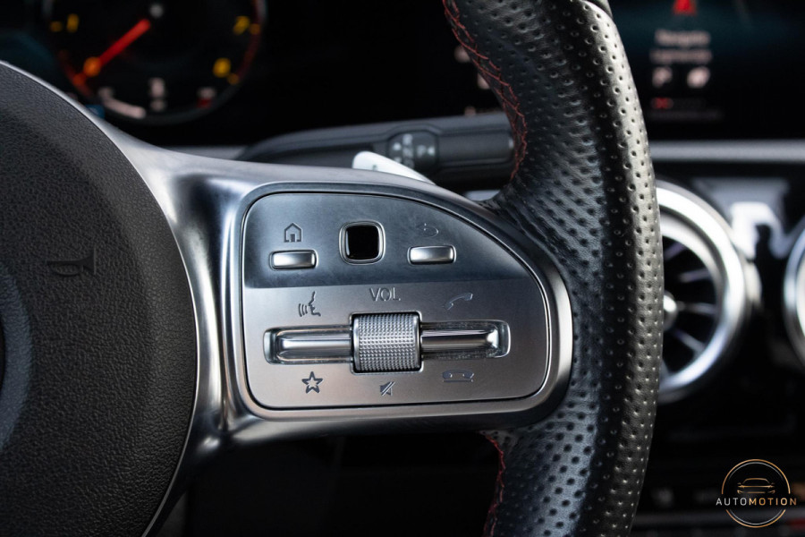 Mercedes-Benz A-Klasse 200 Business Solution AMG PANO CAMERA ACC BURMESTER MEMORY STOELVERWARMING
