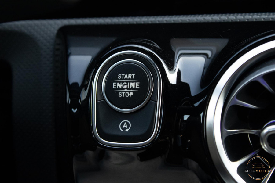 Mercedes-Benz A-Klasse 200 Business Solution AMG PANO CAMERA ACC BURMESTER MEMORY STOELVERWARMING