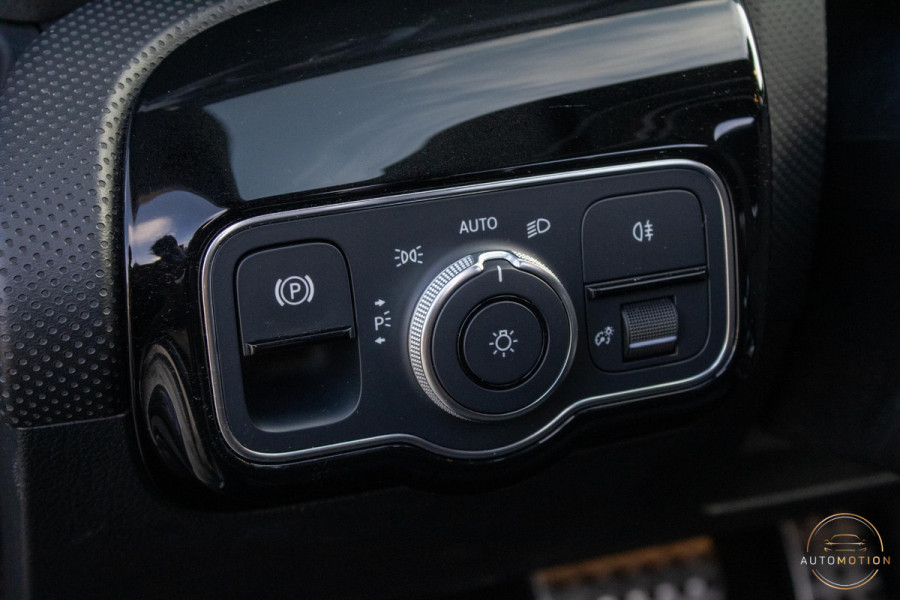 Mercedes-Benz A-Klasse 200 Business Solution AMG PANO CAMERA ACC BURMESTER MEMORY STOELVERWARMING