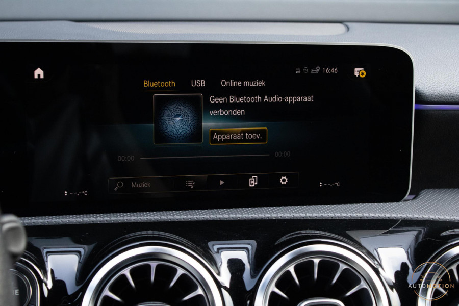 Mercedes-Benz A-Klasse 200 Business Solution AMG PANO CAMERA ACC BURMESTER MEMORY STOELVERWARMING