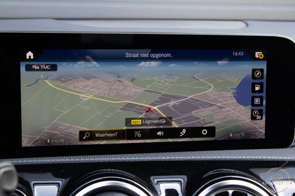 Mercedes-Benz A-Klasse 200 Business Solution AMG PANO CAMERA ACC BURMESTER MEMORY STOELVERWARMING