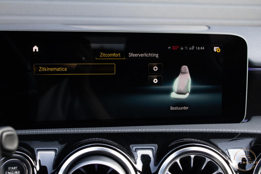 Mercedes-Benz A-Klasse 200 Business Solution AMG PANO CAMERA ACC BURMESTER MEMORY STOELVERWARMING