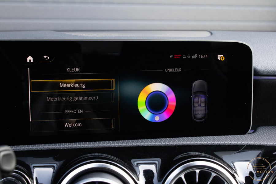 Mercedes-Benz A-Klasse 200 Business Solution AMG PANO CAMERA ACC BURMESTER MEMORY STOELVERWARMING