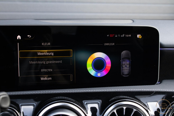 Mercedes-Benz A-Klasse 200 Business Solution AMG PANO CAMERA ACC BURMESTER MEMORY STOELVERWARMING