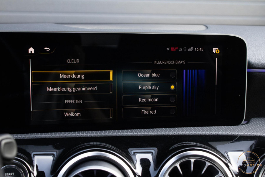 Mercedes-Benz A-Klasse 200 Business Solution AMG PANO CAMERA ACC BURMESTER MEMORY STOELVERWARMING
