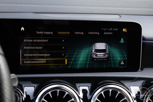 Mercedes-Benz A-Klasse 200 Business Solution AMG PANO CAMERA ACC BURMESTER MEMORY STOELVERWARMING