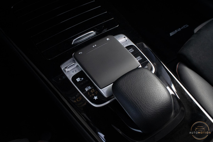 Mercedes-Benz A-Klasse 200 Business Solution AMG PANO CAMERA ACC BURMESTER MEMORY STOELVERWARMING