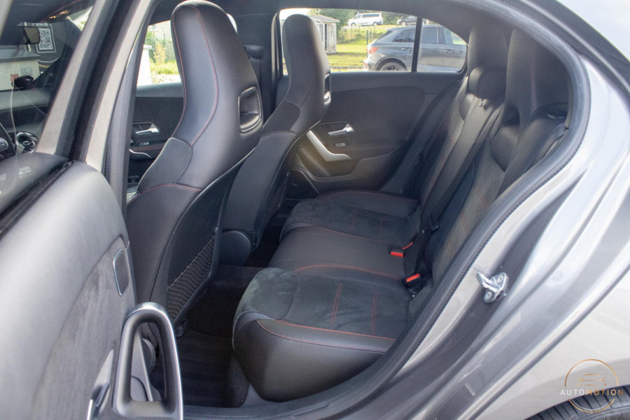 Mercedes-Benz A-Klasse 200 Business Solution AMG PANO CAMERA ACC BURMESTER MEMORY STOELVERWARMING