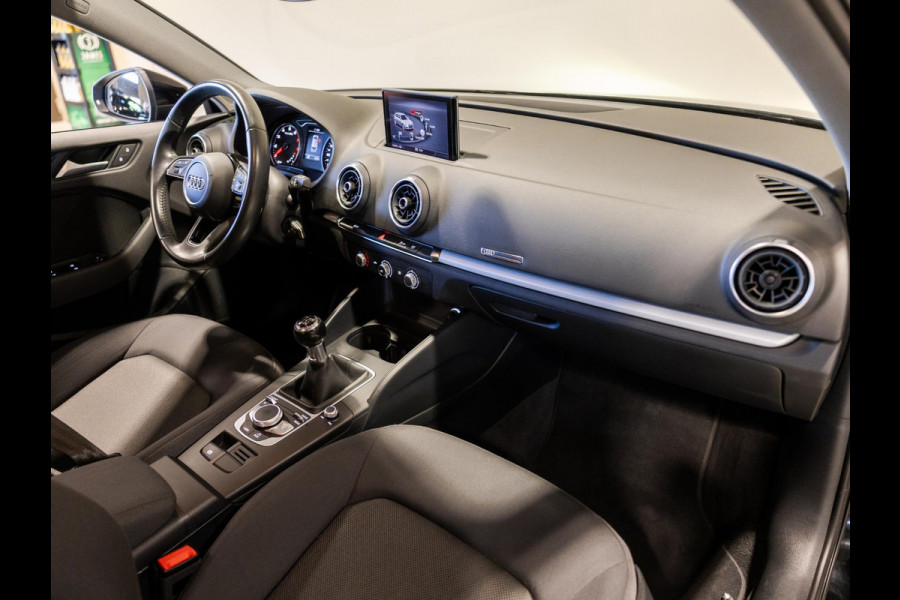 Audi A3 Sportback 30 TFSI Pro Line / 116pk / Trekhaak / NAP / Navigatie /