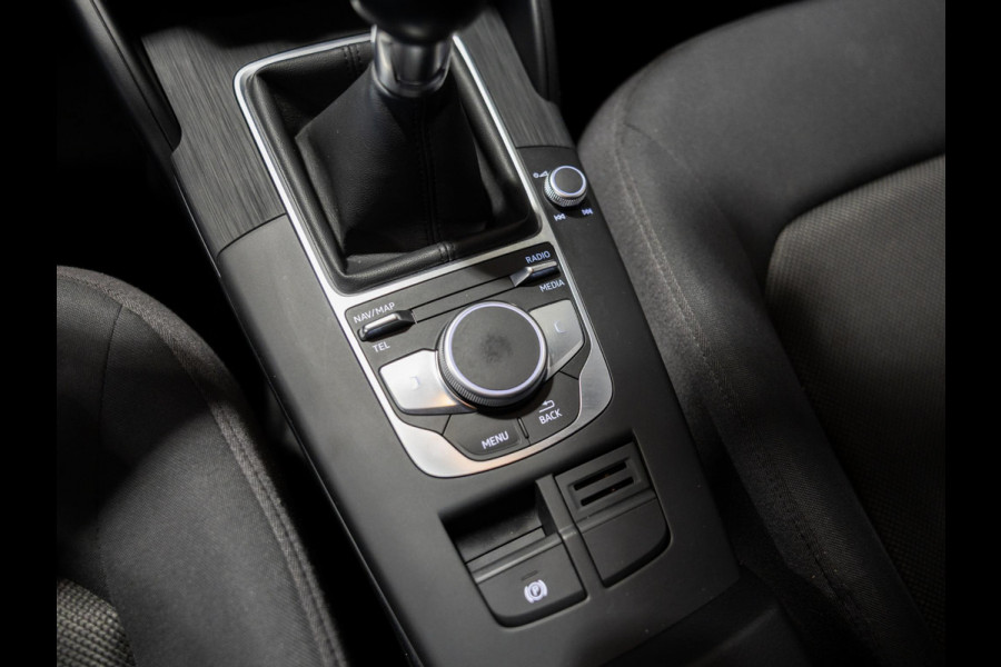 Audi A3 Sportback 30 TFSI Pro Line / 116pk / Trekhaak / NAP / Navigatie /