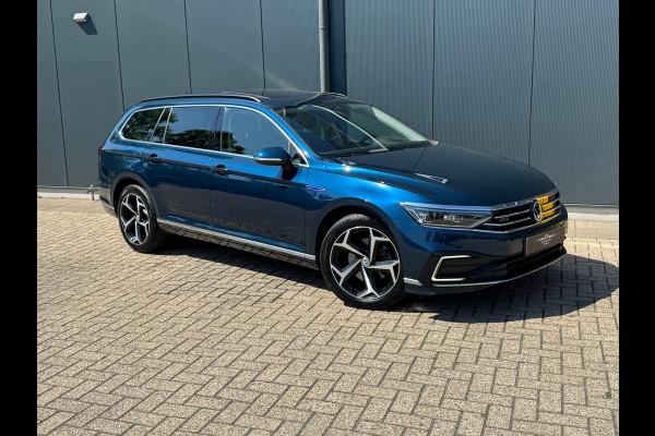 Volkswagen Passat Variant 1.4 TSI PHEV * AUTOMAAT * Panoramadak * Dealer onderhouden *