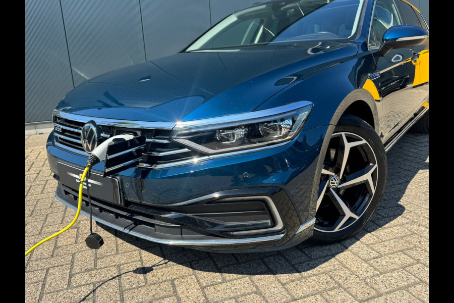 Volkswagen Passat Variant 1.4 TSI PHEV * AUTOMAAT * Panoramadak * Dealer onderhouden *