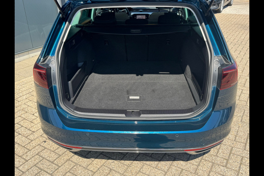 Volkswagen Passat Variant 1.4 TSI PHEV * AUTOMAAT * Panoramadak * Dealer onderhouden *