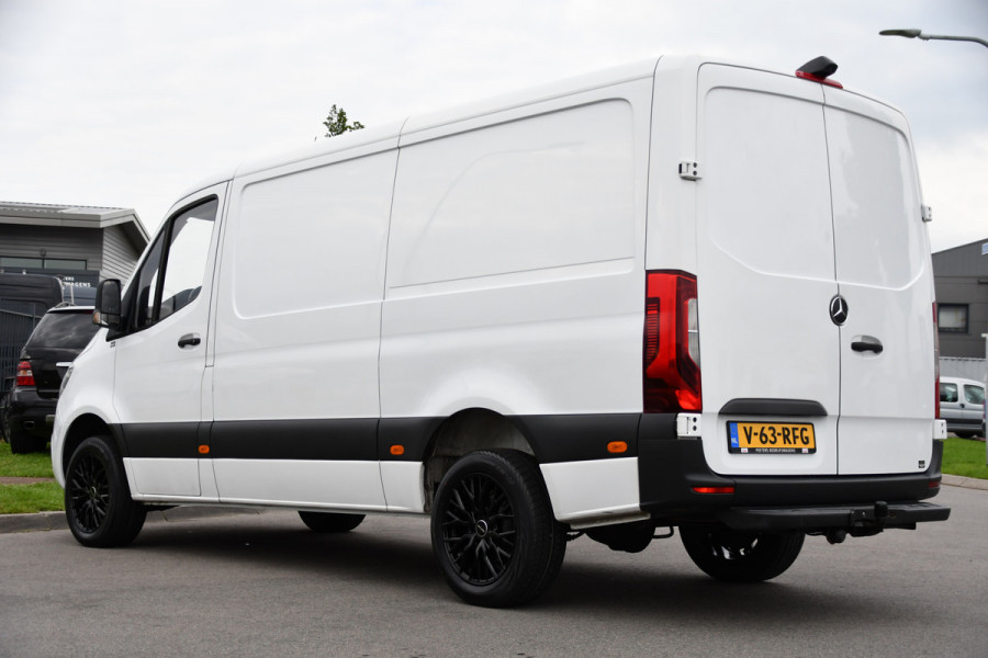 Mercedes-Benz Sprinter 319 V6 3.0 CDI L2H1 PB Edition Adaptieve Cruise, Carplay, Camera, LED, Automaat, Trekhaak, Multimedia, 190pk, Geveerde Stoel, Uniek!