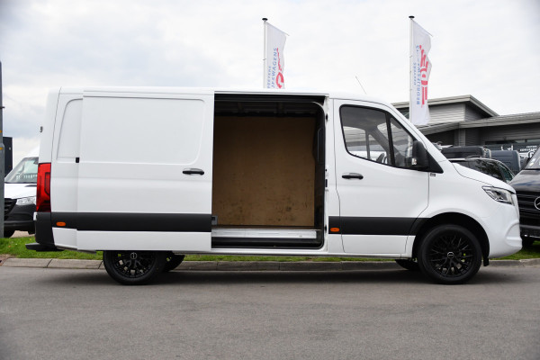 Mercedes-Benz Sprinter 319 V6 3.0 CDI L2H1 PB Edition Adaptieve Cruise, Carplay, Camera, LED, Automaat, Trekhaak, Multimedia, 190pk, Geveerde Stoel, Uniek!