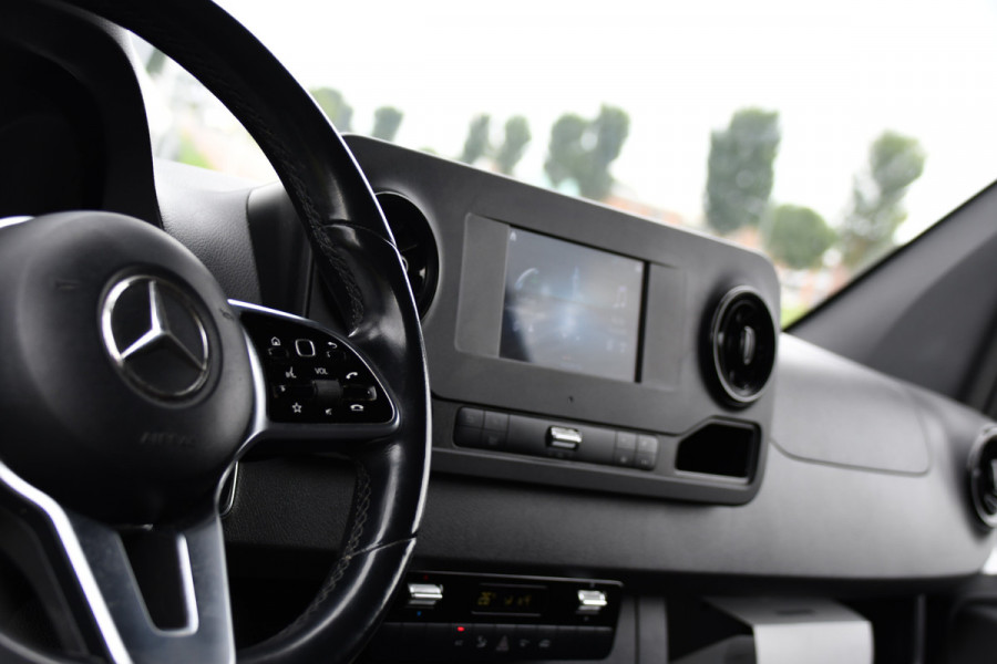 Mercedes-Benz Sprinter 319 V6 3.0 CDI L2H1 PB Edition Adaptieve Cruise, Carplay, Camera, LED, Automaat, Trekhaak, Multimedia, 190pk, Geveerde Stoel, Uniek!