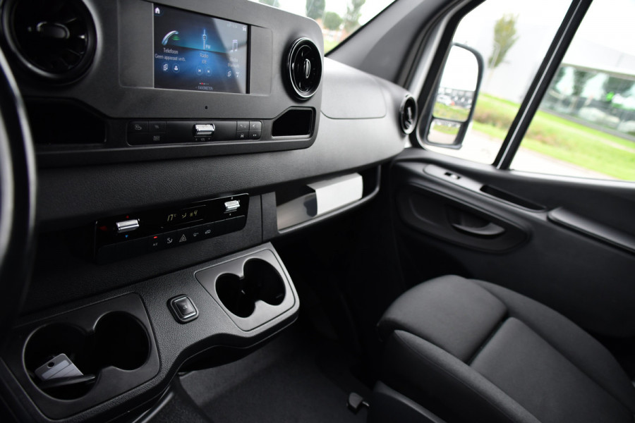 Mercedes-Benz Sprinter 319 V6 3.0 CDI L2H1 PB Edition Adaptieve Cruise, Carplay, Camera, LED, Automaat, Trekhaak, Multimedia, 190pk, Geveerde Stoel, Uniek!