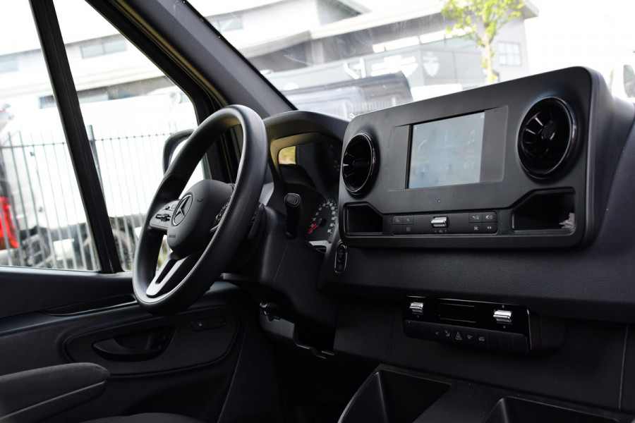 Mercedes-Benz Sprinter 317 1.9 CDI L2H2 RWD AMG Black Edition Camera, Cruise, Carplay, Automaat, 170PK, Multimedia, UNIEK!