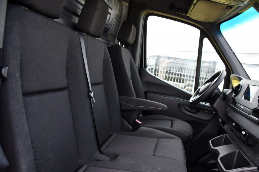 Mercedes-Benz Sprinter 317 1.9 CDI L2H2 RWD AMG Black Edition Camera, Cruise, Carplay, Automaat, 170PK, Multimedia, UNIEK!