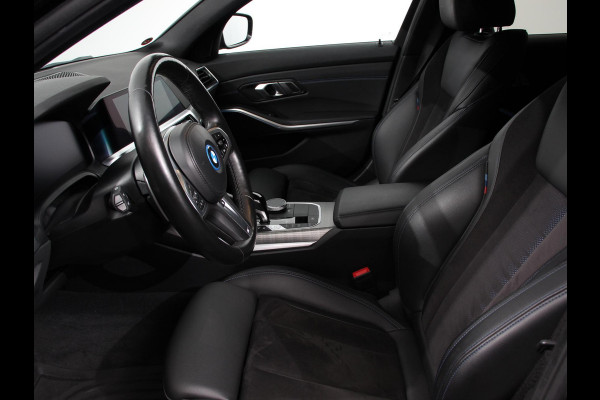 BMW 3 Serie Touring 330e xDrive 292 PK 4WD M Sport Climate Control Stoel Stuurverwarming Full LED 18" Velgen Navigatie Prof Carplay/Android Auto PDC VA Trekhaak Elektrisch Sensatec