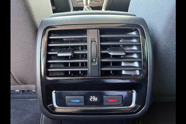 Volkswagen Passat Variant 1.4 TSI PHEV GTE * Trekhaak * AUTOMAAT * Parkeercamera * Head-up Display *
