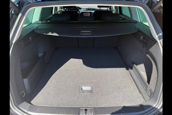 Volkswagen Passat Variant 1.4 TSI PHEV GTE * Trekhaak * AUTOMAAT * Parkeercamera * Head-up Display *