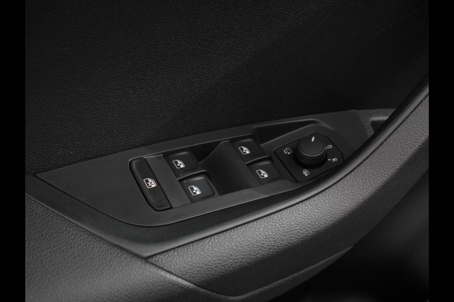 Škoda Karoq 1.5 TSI 150pk DSG Ambition Navigatie Apple Carpla/Android Auto Camera Climate Control Adaptive Cruise control Lichtmetalen Velgen