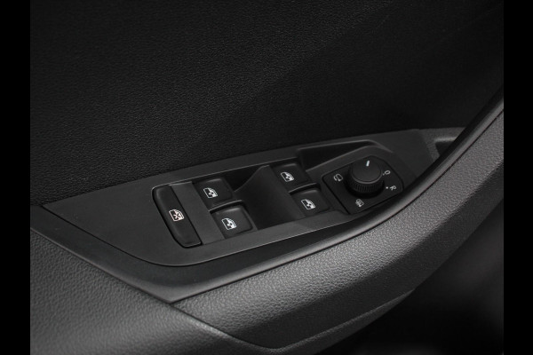 Škoda Karoq 1.5 TSI 150pk DSG Ambition Navigatie Apple Carpla/Android Auto Camera Climate Control Adaptive Cruise control Lichtmetalen Velgen