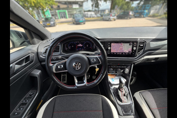 Volkswagen T-Roc 1.5 TSI Sport | DSG | Stoelverwarming | Adaptive Cruise Control | Camera | Trekhaak | Navigatie | LED | Grootlichtassistent | Climate Control | Digitale Tellers | Elektrische Achterklep