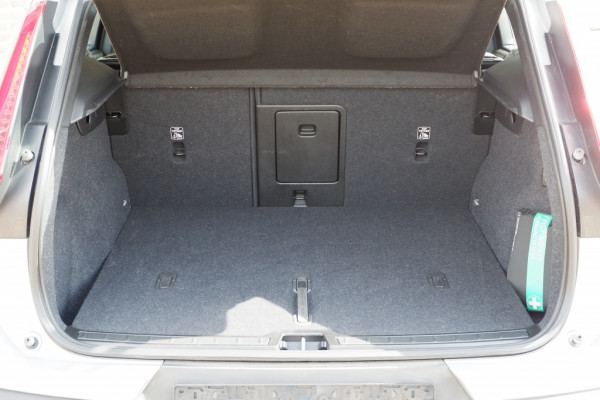 Volvo XC40 2.0 B3 Core Mild-Hybrid / INCL. Fabrieks-garantie / Verkoopklaar