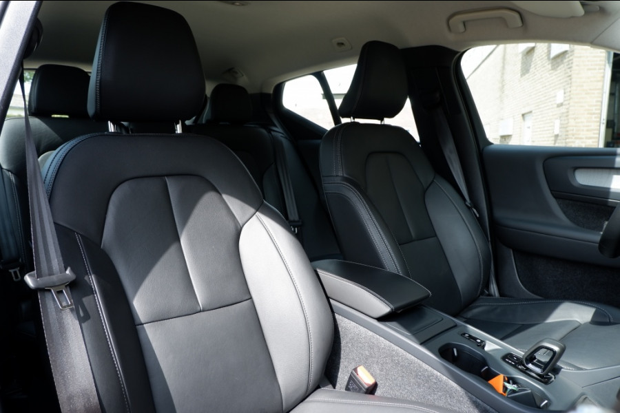 Volvo XC40 2.0 B3 Core Mild-Hybrid / INCL. Fabrieks-garantie / Verkoopklaar
