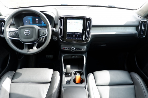 Volvo XC40 2.0 B3 Core Mild-Hybrid / INCL. Fabrieks-garantie / Verkoopklaar