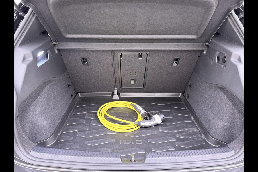 Volkswagen ID.3 Pro Edition Advantage 58 kWh VAN:27.900,- VOOR:25.440,- UW HERFSTVOORDEEL:2.460,-| SOH 88% |25.000 NAP ORIGINEEL NL AUTO | VOLKSWAGEN DEALER ONDERHOUDEN | STOEL + STUURWIELVERWARMING | CAMERA | PDC | ADAPTIVE CRUISE | RIJKLAAR GELEVERD MET 12 MND BOVAG GARANTIE